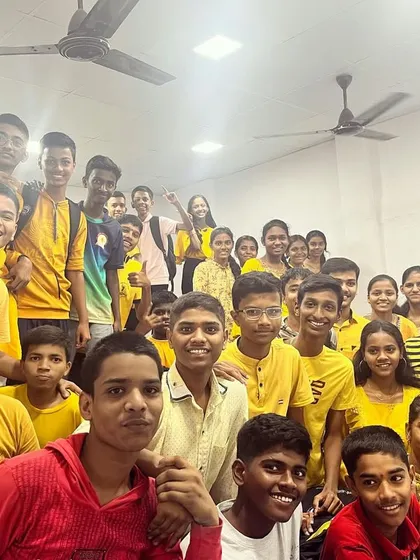 A large group photo showcasing the fantastic participation on Yellow day.