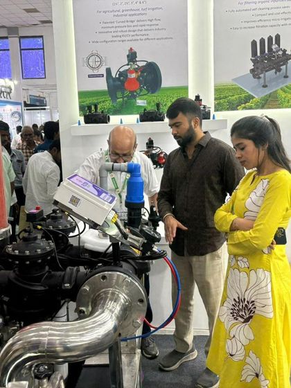Our experts at Agri Intex 2025 explaining the technical details of our advanced filtration systems to interested visitors. These conversations are key to building trust and understanding.