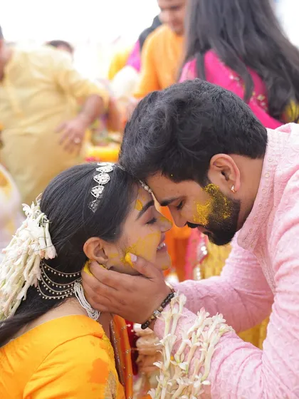 Our Haldi was all about comfort, love, and vibrant color. This moment captures the essence of what I aim for in wedding styling: beautiful, coordinated outfits that let you soak in the joy without any fuss.
