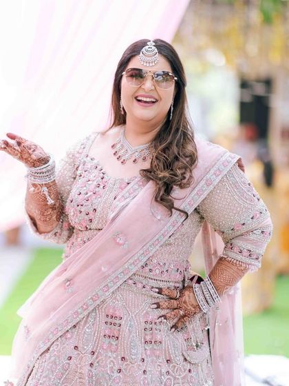 Modern Pastel & White Bridal Looks photo 48