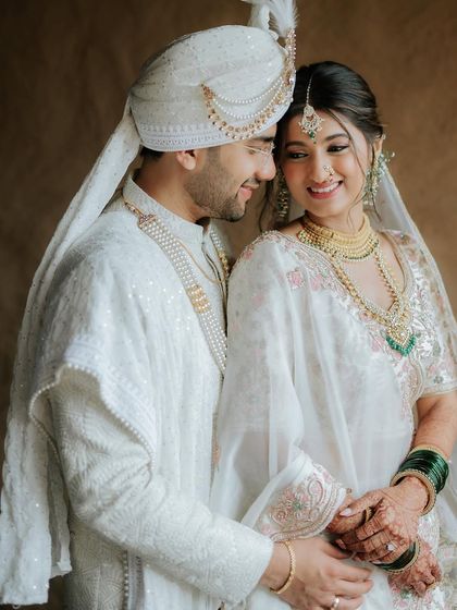 Another gorgeous couple portrait. The all white theme is so chic and modern.