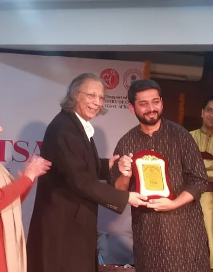 Receiving a token of appreciation after a performance at the Hemant Utsav in Punjab. It was a privilege to accompany Sonal Shivkumar ji.