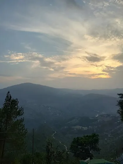 The vastness of the landscape here gives your mind space to expand. Watching the sky over the hills is a meditation in itself, a key part of the self-reflection process.
