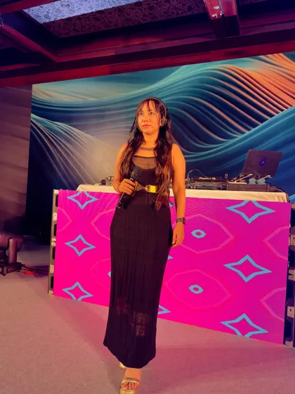 Dressed for a chic private event in Goa. I always match my style to your event's theme, whether it's a formal corporate gathering or a relaxed beach party.