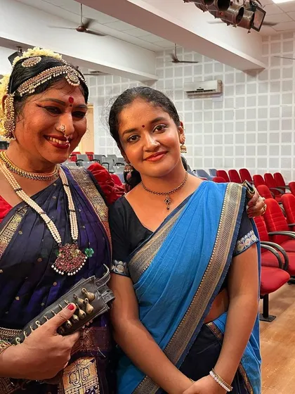 Sharing a moment with the esteemed Padma Shri Dr. Narthaki Nataraj, for whom I had the honor of providing vocal support during a dance recital. Working with such legendary artists is always a deeply enriching experience.