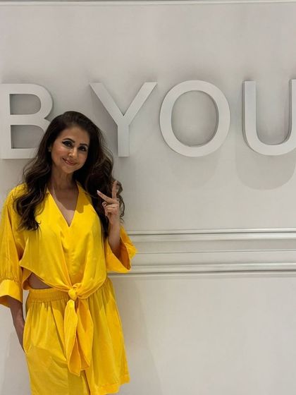 A major fan moment with the original dancing queen, Urmila Matondkar. Her presence always lights up the studio and makes us all go gaga. It was an honor to host the 'Rangeela' star herself.