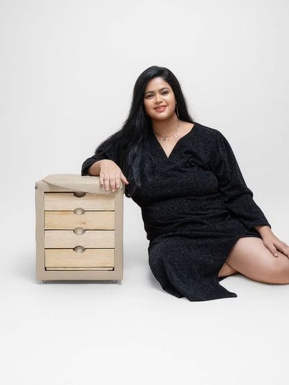 She walked into my studio with calm confidence and gentle grace. This simple, elegant frame captures her raw emotion and effortless vibe.