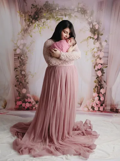 Holding two little miracles at once. I love creating these elegant portraits for mothers of twins, celebrating their unique journey and the abundance of love.