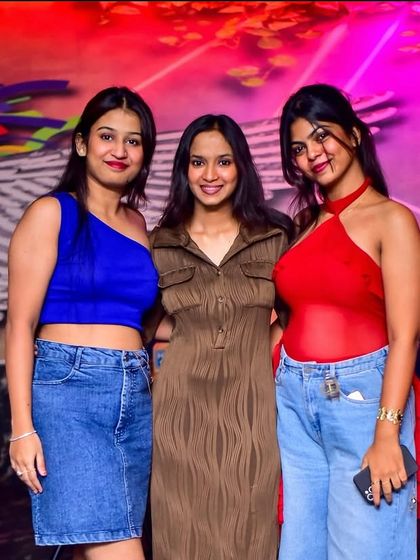 The stylish crowd at Hydra on a Saturday night.