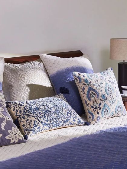 Ekaani - Luxury Home & Spiritual Decor Luxurious Linens: Cushions & Bedcovers photo 47