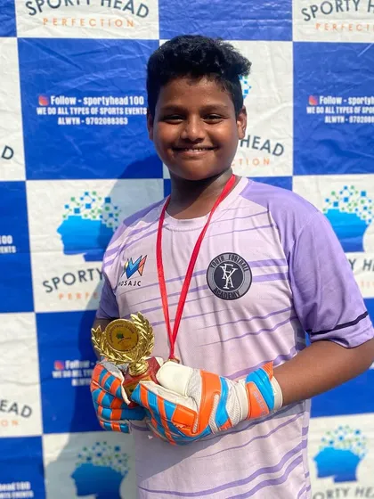 Our U15 goalkeeper, Aarush Kanojia, earned the Best Goalkeeper award at the Sportyhead Premier League for his outstanding saves and command of the box.