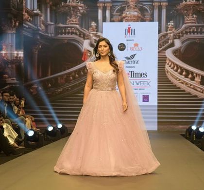 On the Runway: The "Jashn-e-Ishq" Collection photo 4