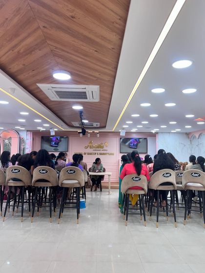 Asmitha Makeover Artistry - Professional Beauty Artist Courses Additional Work & Studio Life photo 14