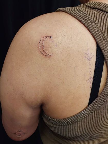 Minimalist & Fine-Line Art photo 12