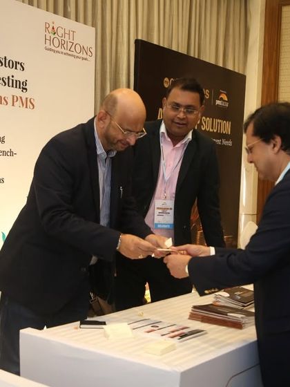 Our Founder & CIO, Anil Rego, presenting our proprietary MultiBagger Framework at an exclusive event at the Taj Mahal Hotel in Delhi. These images capture him sharing insights on our PMS strategies and engaging with investors.