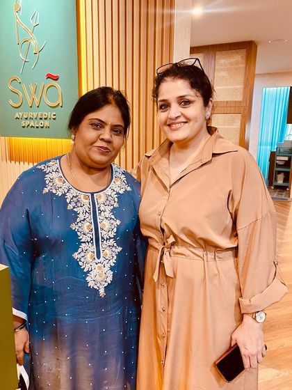 Posing with a renowned woman entrepreneur and industrialist who visited us for a relaxing session.