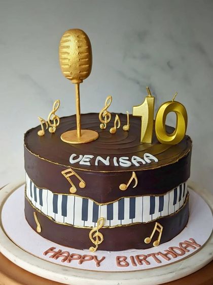 Personalized Hobby & Profession Cakes photo 23