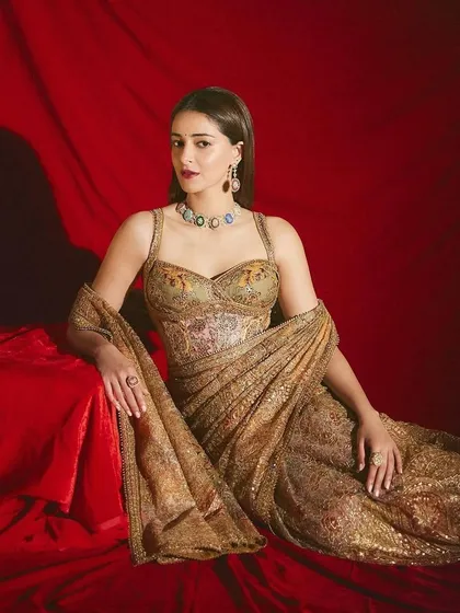 Ananya Panday looking regal in my Navratna concept micromosaic set for the Nav Bharat Awards. The vintage-inspired choker and earrings were created to feel like a piece of history.