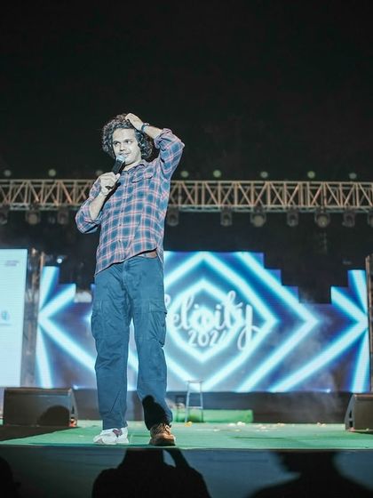 An interactive moment as Joel D'souza engages with the students at IIIT Hyderabad.