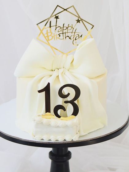 Cake in the Box - Custom Themed Cakes Elegant Floral & Simple Delights photo 23