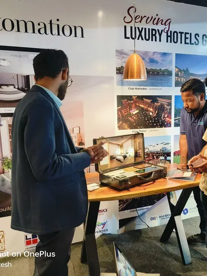 Another angle of our suitcase demo in action at NEXKNOS 2024, a powerful tool for showcasing our capabilities.
