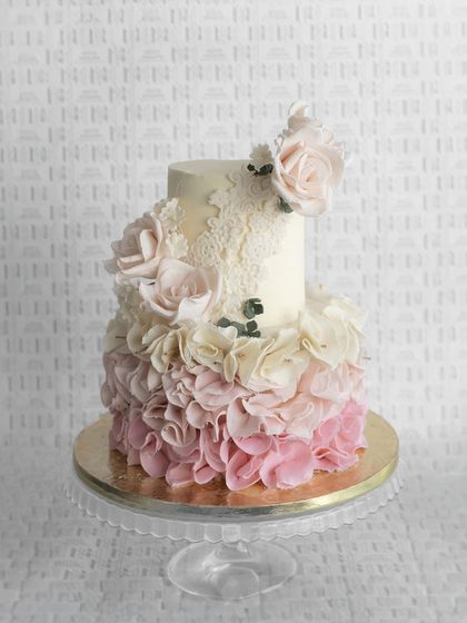 Neeth Medappa - Custom Celebration Cakes A Vow in Vanilla & Gold: Wedding & Engagement Cakes photo 9