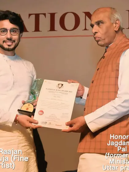 A proud moment receiving the National Icon Award 2023 from the Honorable Jagdambika Pal ji.