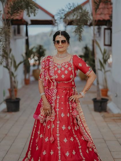 Elegant Looks for Wedding Guests photo 4