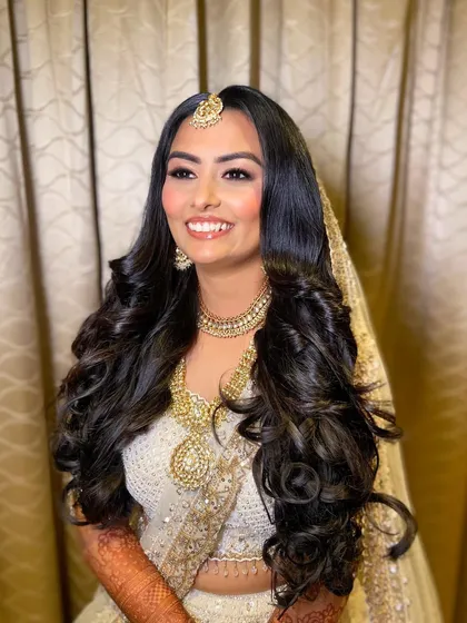 Bansi looking absolutely stunning and confident, with her makeup enhancing her beautiful features.