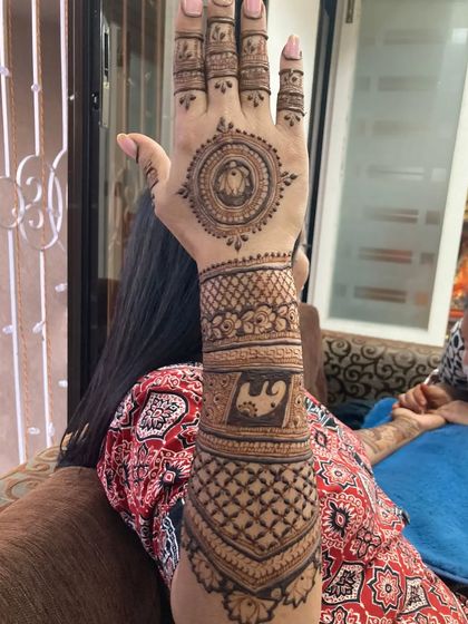 Intricate Full Hand & Arm Designs photo 31