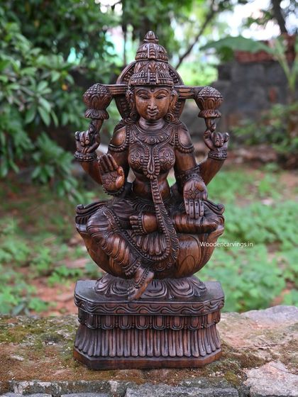 A straight-on view of the 24-inch Maha Lakshmi, perfect for appreciating its symmetry and detail.