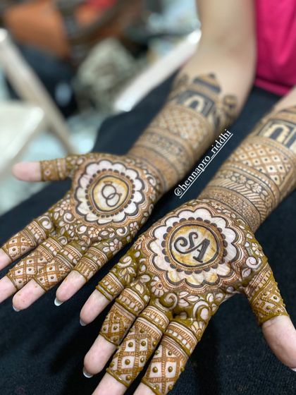 Modern & Minimalist Henna photo 4