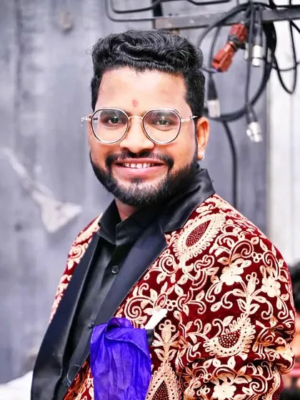 A happy, smiling portrait. A beautiful face is not important, a beautiful heart is. I put my heart into every performance to make you smile.