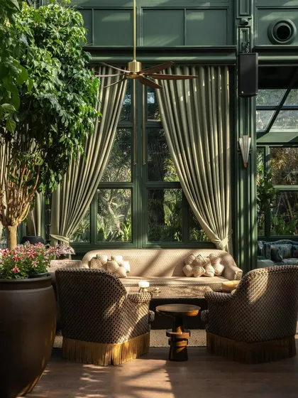 A duplicate of 165, showing the sun-drenched seating area.