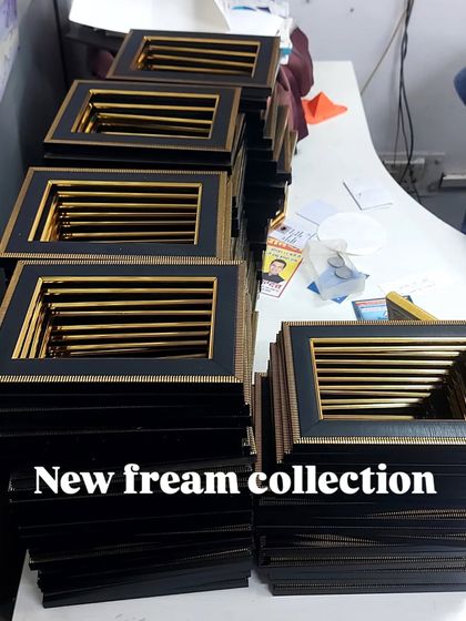 We have a new collection of high-quality black and gold frames ready for your orders. Framing adds a final touch of elegance to your portrait.