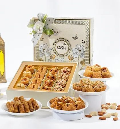 An elegant ivory and gold floral design for our Royal Delight Hamper. This versatile and luxurious gift is one of our bestsellers for a reason.