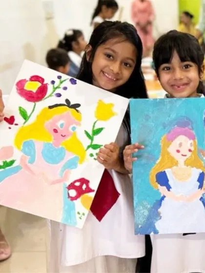 We had a wonderful time celebrating a birthday with an "Alice in Wonderland" themed art party! Seeing friends get creative together and leave with their own masterpiece is just the best. I can customize a party for any theme you can dream of.