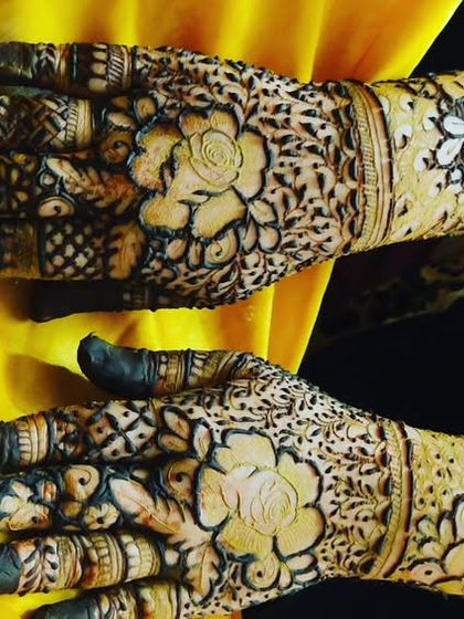 Shaikh Yasmeen - Wedding Party & Guest Mehendi Designs for Family & Bridesmaids photo 21