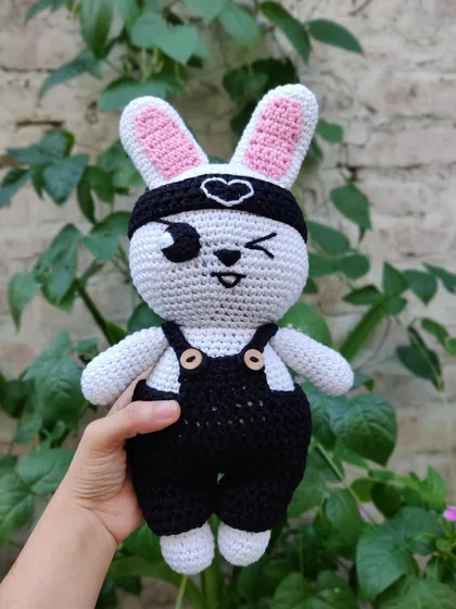For all the K-Pop fans, here is Leebit, a character from Stray Kids. I crafted this doll using 100% cotton yarn to capture his signature look, including the wink and heart headband.