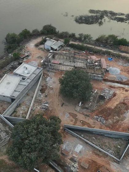 Progress at the Himayatsagar Lakehouse site, located on a gentle 1.5-acre slope with stunning views of the lake on two sides.