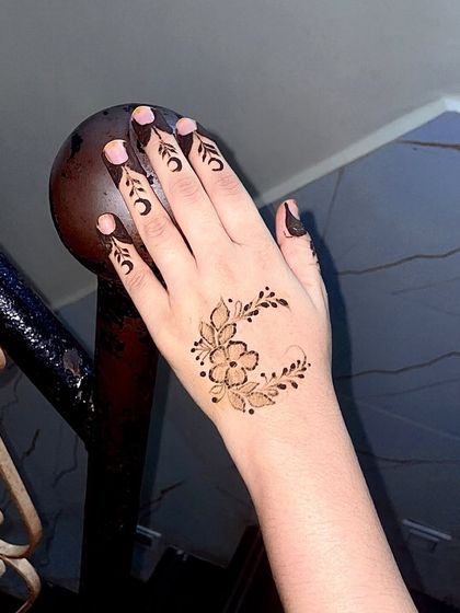 A close-up of the minimal Ramadan design. It's simple, beautiful, and full of meaning.