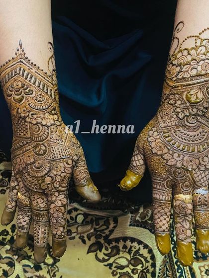 A full and detailed design suitable for a close family member at a wedding.