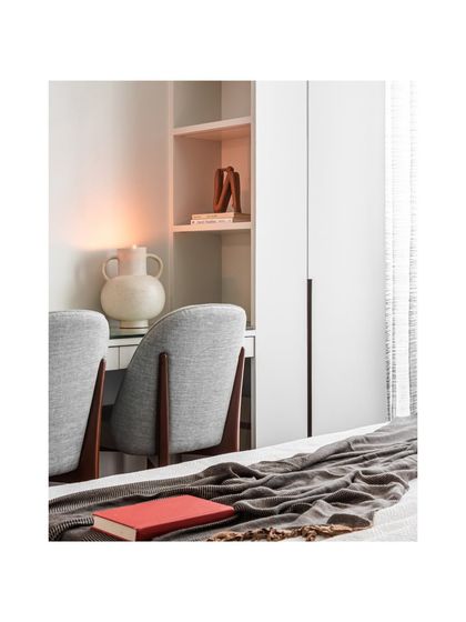 Aakriti Saraf Design - Full-Service Residential Interior Design Private Sanctuaries: Bedrooms photo 22