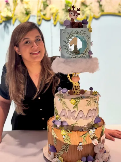 A closer shot with my rotating forest animal cake. The joy of seeing a complex design come together perfectly is the best feeling.