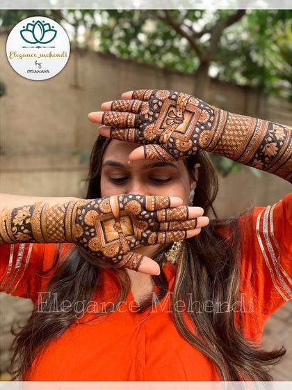 Intricate Full Bridal Mehendi photo 31