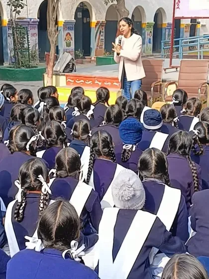 It's a joy to teach young minds about the power of food. Here, I'm conducting an outdoor nutrition session at a government school, explaining the importance of a 'rainbow diet' in a way that's fun and easy for students to remember.