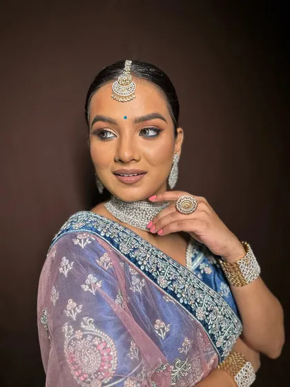Another angle capturing the light and dimension of the makeup.