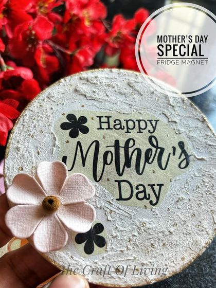 "Happy Mother's Day." A beautiful, textured decoupage magnet, perfect for gifting to the most special woman in your life.