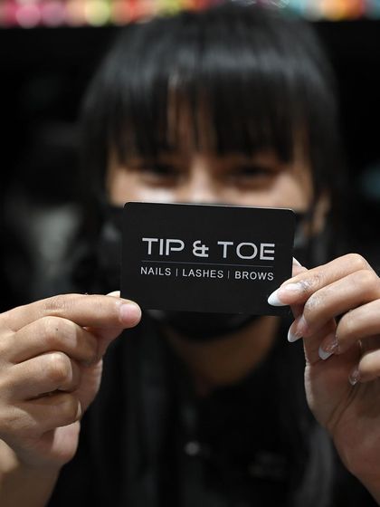 Behind every great manicure is a great technician. One of our team members ready to provide an excellent service.