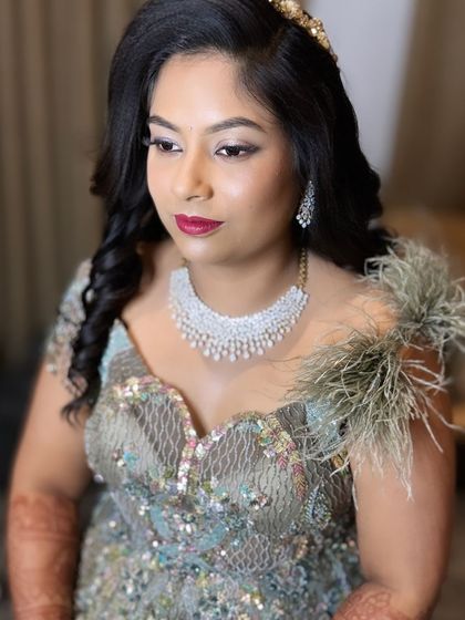 This angle highlights the flawless base and the perfectly sculpted cheeks.